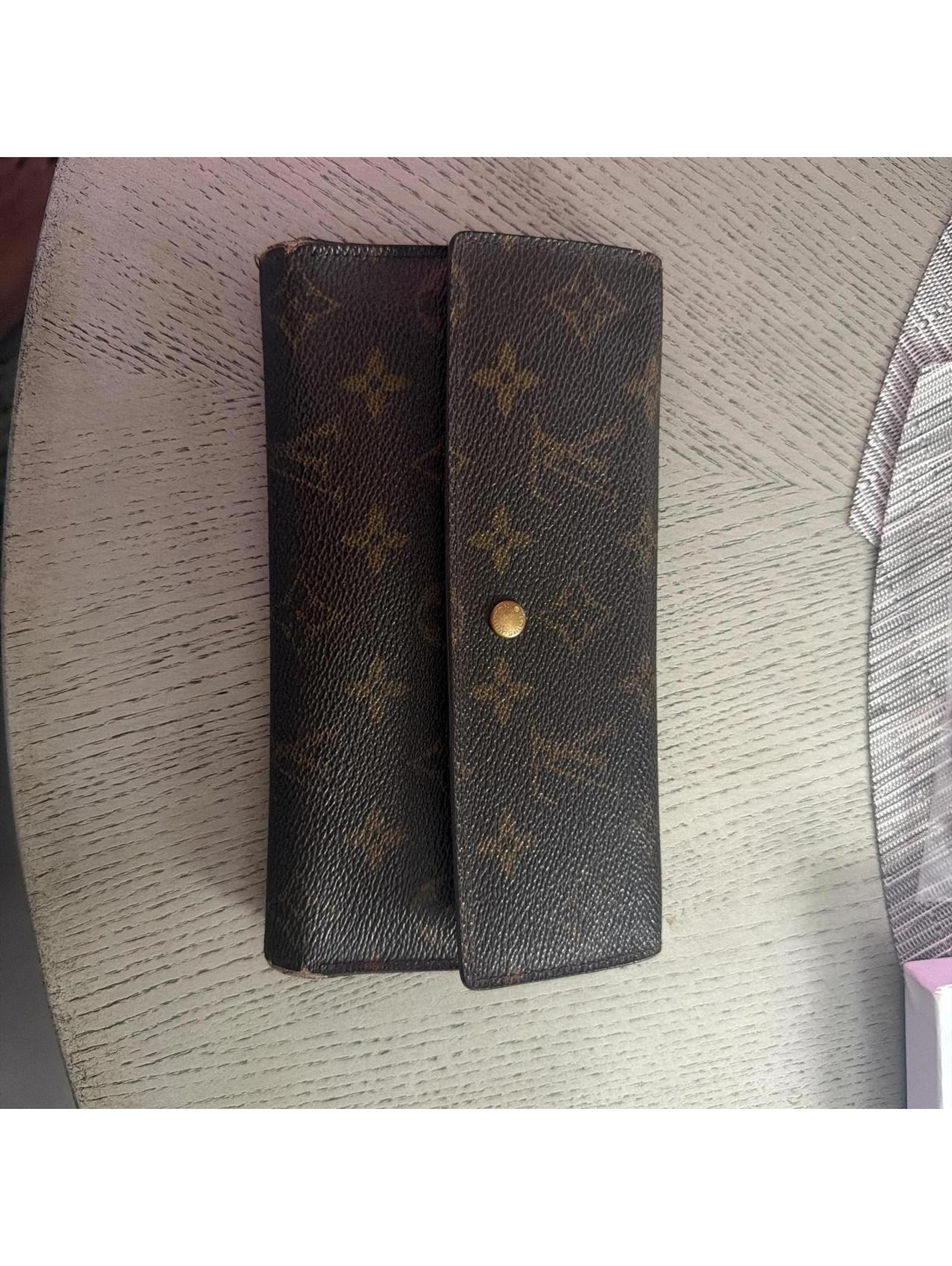 #Louis Vuitton Brown #Sarah Wallet #Luxury #Monogram #Classic